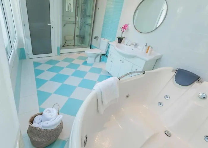 Villa Danai's Secluded Paradise - Azure Coastal Dreams *